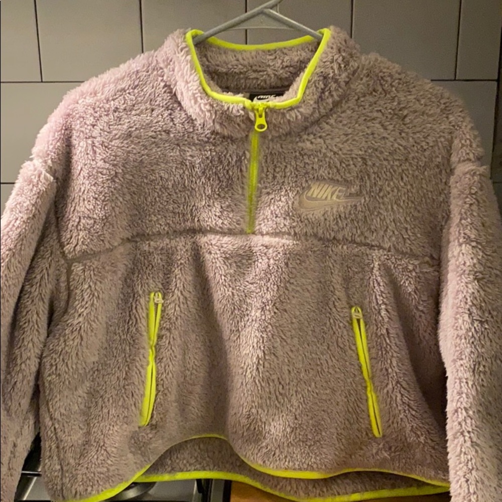 Nike Pull Over